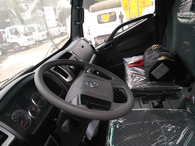 凱馬藍牌小挖機拖車