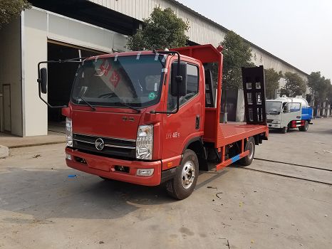 凱馬藍牌小挖機拖車，凱馬藍牌小挖機平板車,小挖機拖車,挖機運輸車,挖機平板拖車