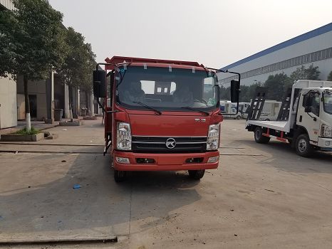 凱馬藍牌小挖機拖車,凱馬藍牌小挖機平板車,小挖機拖車,挖機運輸車,挖機平板拖車