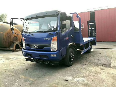 時(shí)風(fēng)藍(lán)牌小挖機(jī)拖車